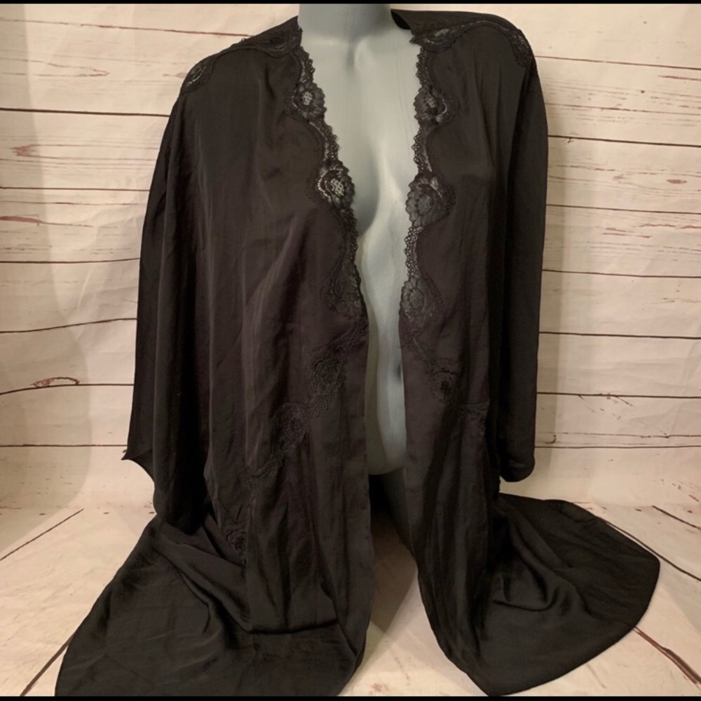 VS Black lace kimono robe